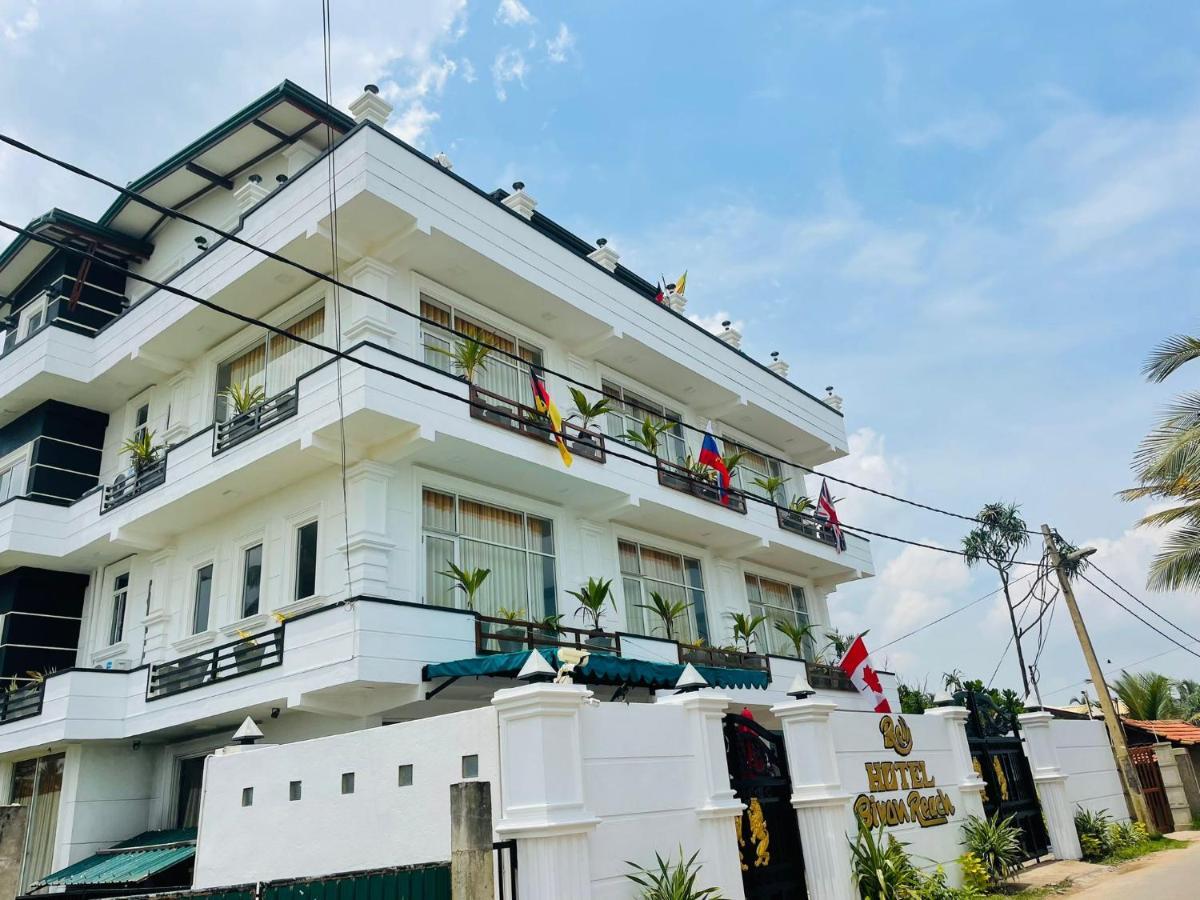 Hotel Bivon Reach Uswetakeiyawa Esterno foto