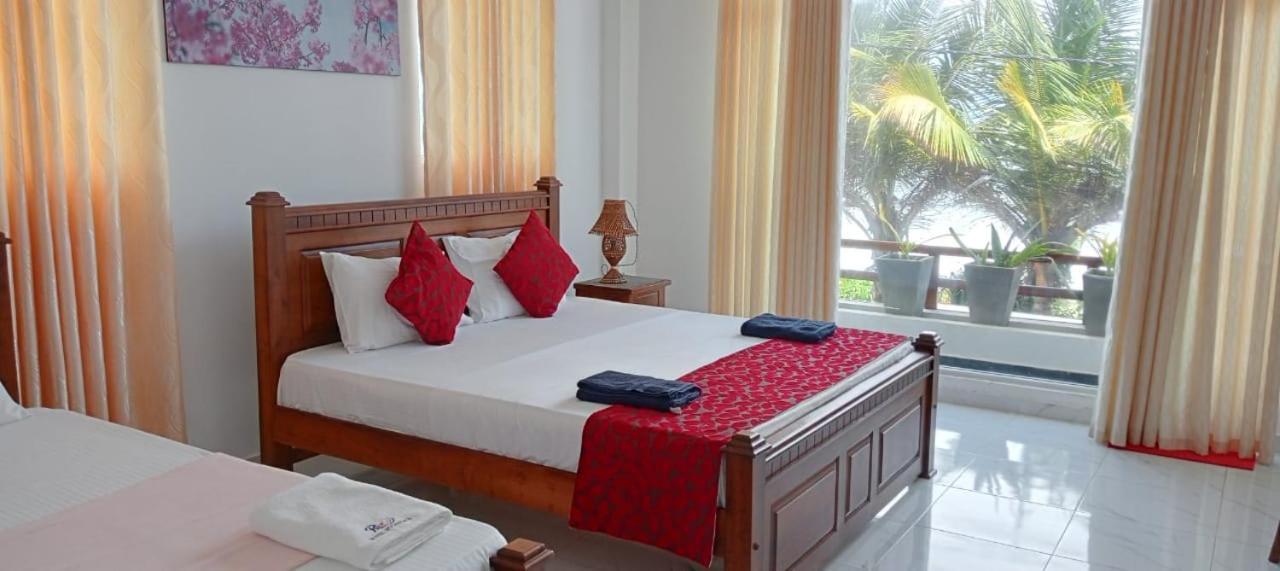 Hotel Bivon Reach Uswetakeiyawa Esterno foto