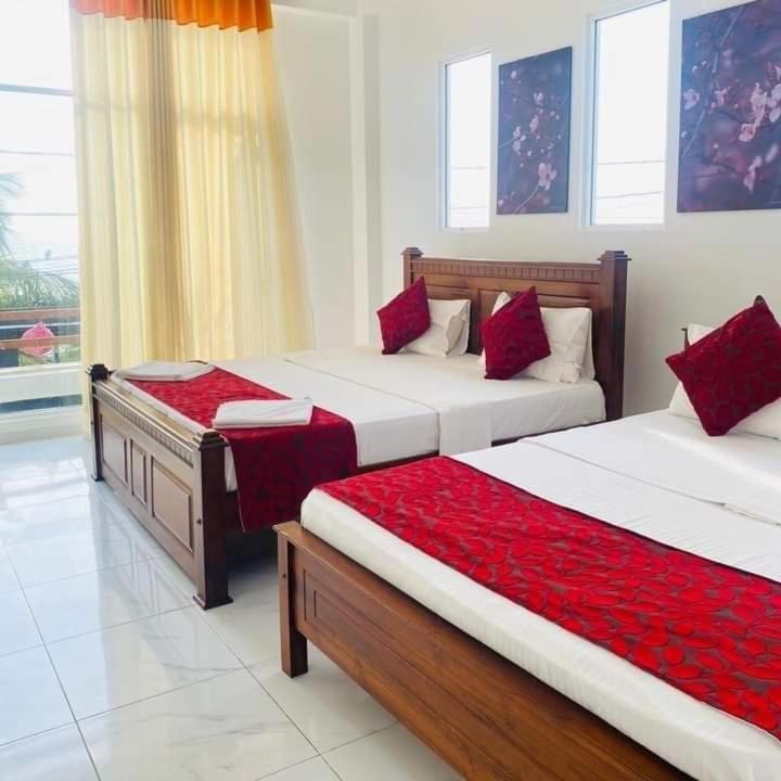 Hotel Bivon Reach Uswetakeiyawa Esterno foto