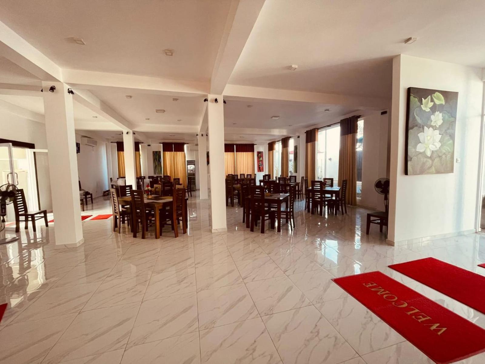 Hotel Bivon Reach Uswetakeiyawa Esterno foto